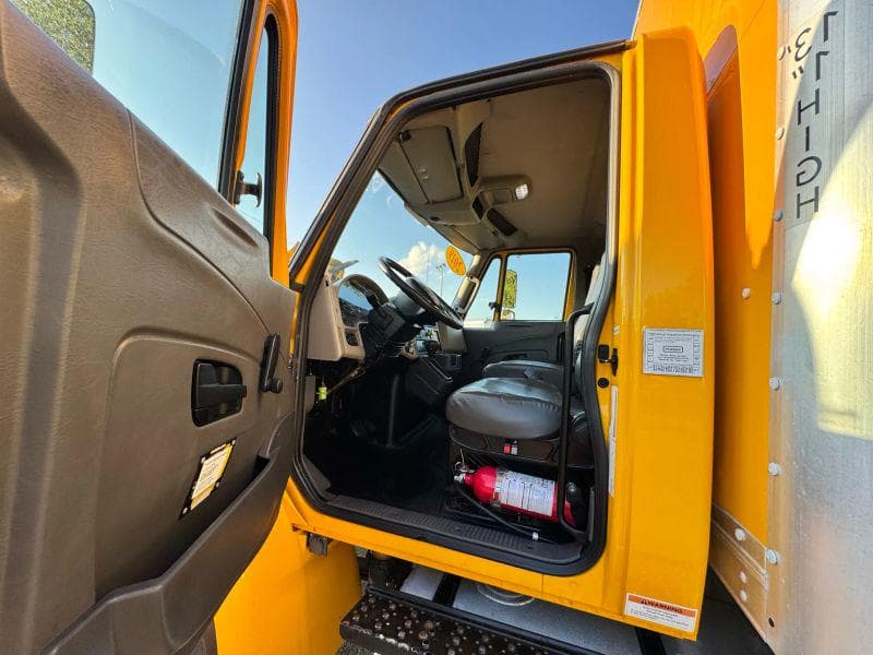 2019 International 4300 image 25