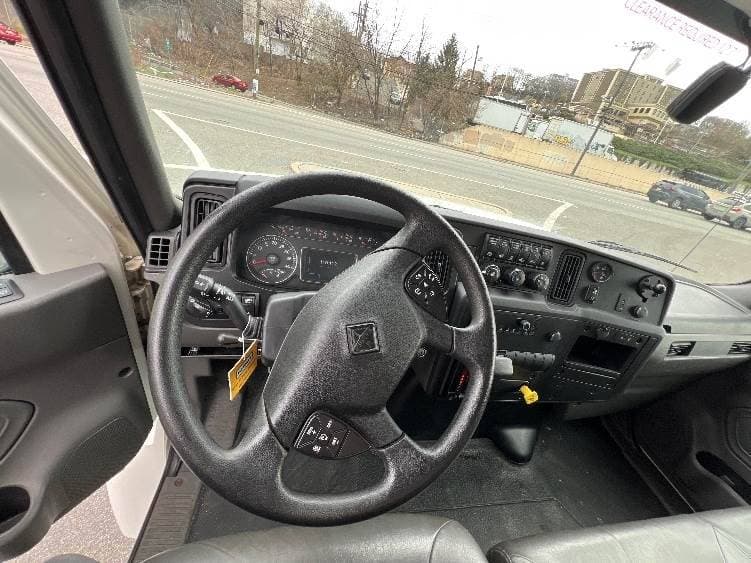 2022 International MV607 Box Truck - 220HP, 6 Speed Automatic, Roll up Door image 18
