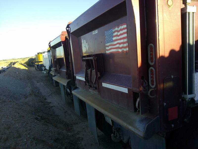2023 Peterbilt 567 image 3