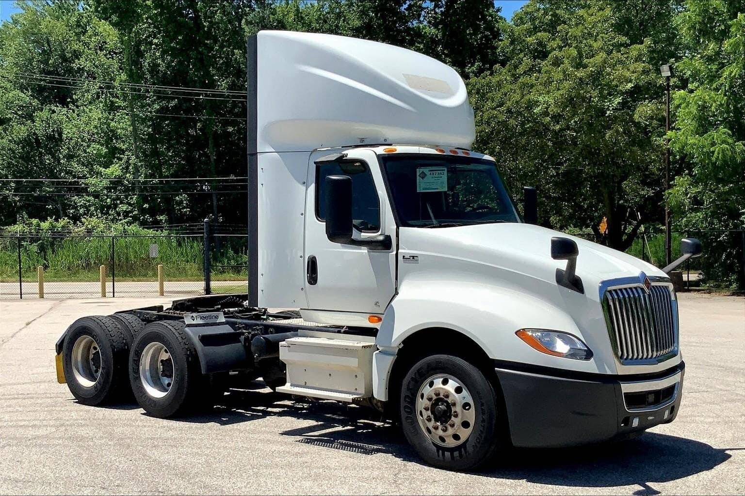Used 2020 INTERNATIONAL Conventional - Day Cab - LT image 2