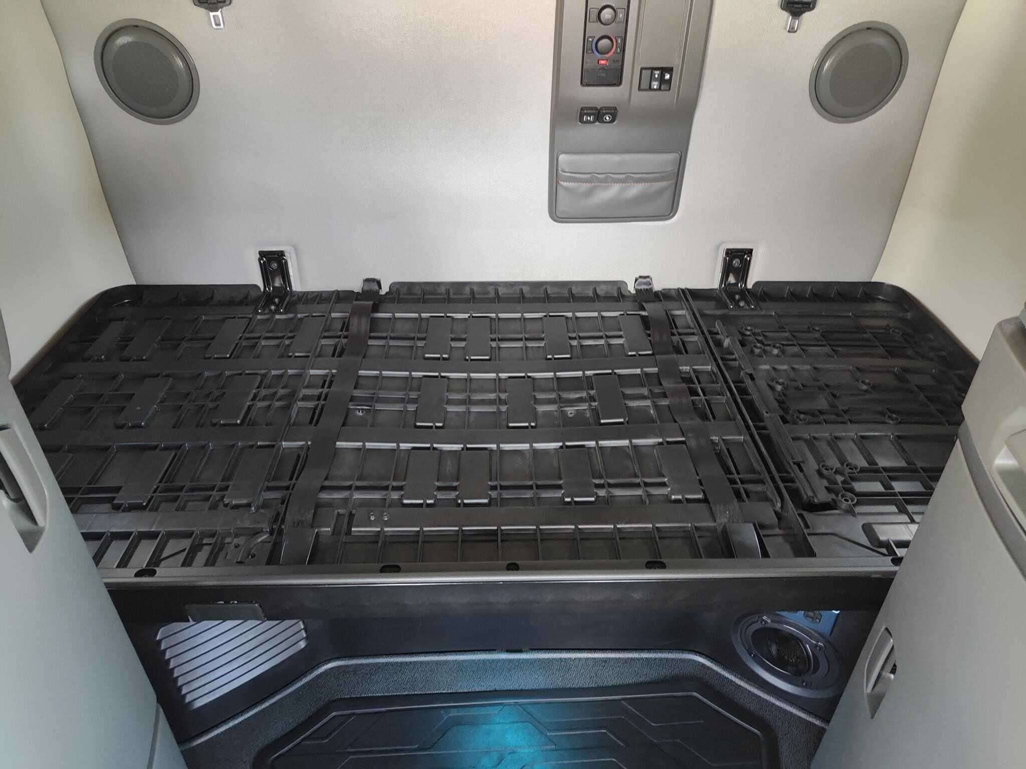 2022 Volvo VNL image 8