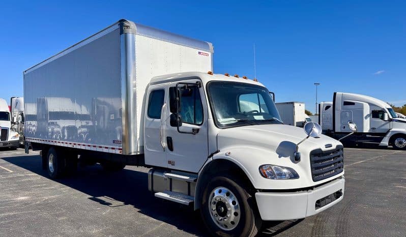 2025 Freightliner M2 image 3