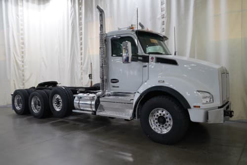 New 2027 KENWORTH T880