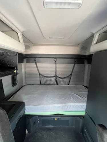 2020 Freightliner Cascadia 126 image 14