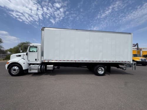 2020 Peterbilt 337