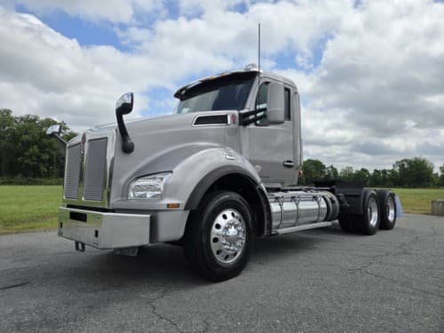 Used 2021 KENWORTH T880