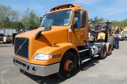 2015 Volvo VNM630