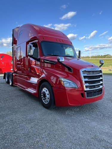 Used 2018 FREIGHTLINER Conventional - Sleeper Truck, Tractor - CASCADIA 126 For Sale