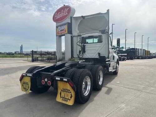 2019 International LT625 image 2