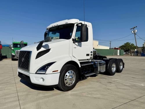 2020 Volvo VNR640