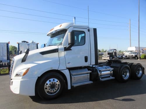 2020 Freightliner Cascadia 126