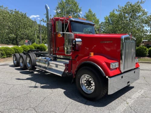 New 2026 KENWORTH W900L
