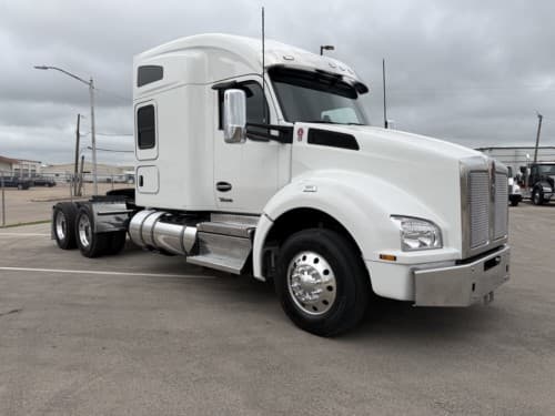 Used 2024 KENWORTH T880
