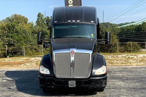 2018 Kenworth T680 image 3