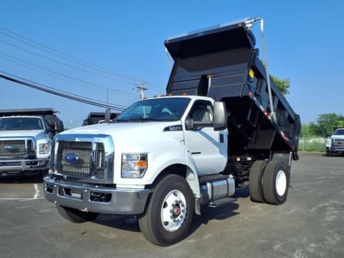 2027 Ford F750 SD