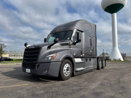 2022 Freightliner Cascadia 126