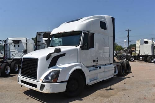 2016 Volvo VNL670