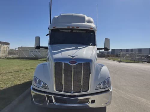 2022 Peterbilt 579
