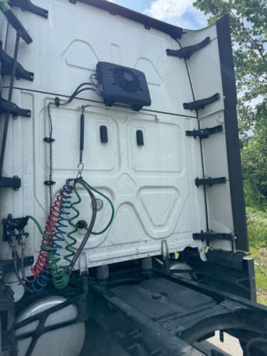 2022 Freightliner Cascadia 126 image 7