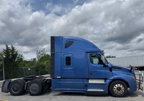 2019 Freightliner Cascadia 126 image 4