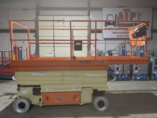 2015 JLG 3246ES