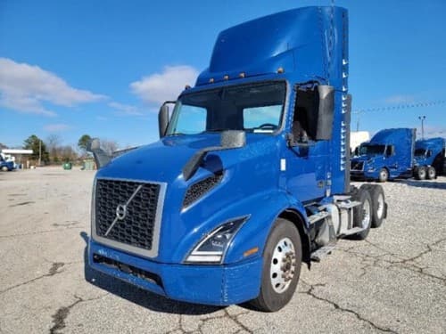 2021 Volvo VNR64T300