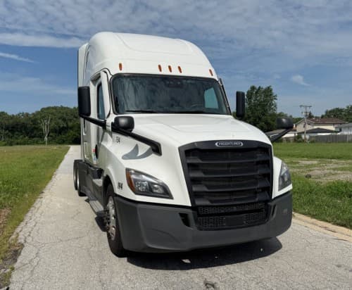 2022 Freightliner Cascadia 126 image 2