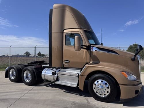 Used 2023 KENWORTH T680