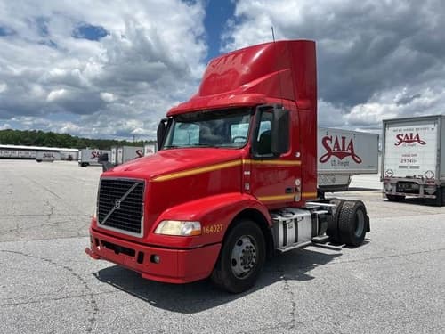 2016 Volvo VNM630