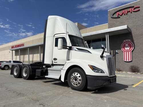Used 2023 KENWORTH T680