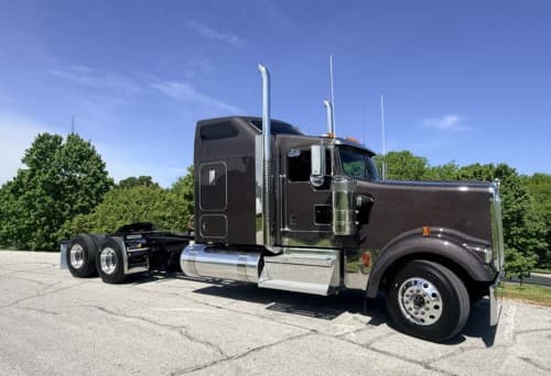 New 2027 KENWORTH W900L