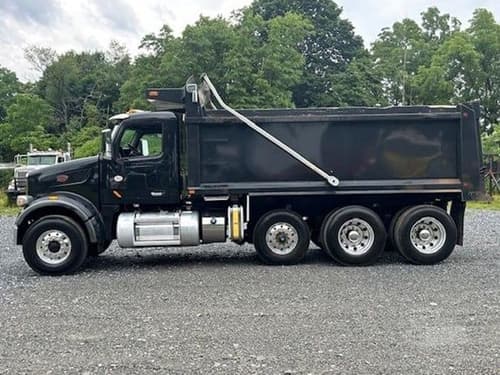 2021 Peterbilt 567 image 2