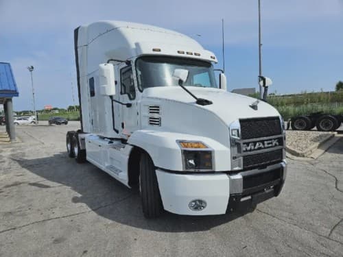 Used 2022 MACK Conventional - Sleeper Truck