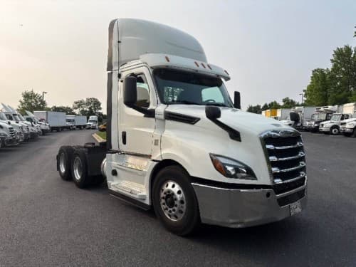 2019 Freightliner Cascadia 126 Day Cab Truck - 435HP, 12 Speed Automatic
