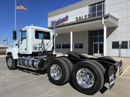 Used 2019 MACK PINNACLE Conventional - Day Cab in Oklahoma City, OK image 5