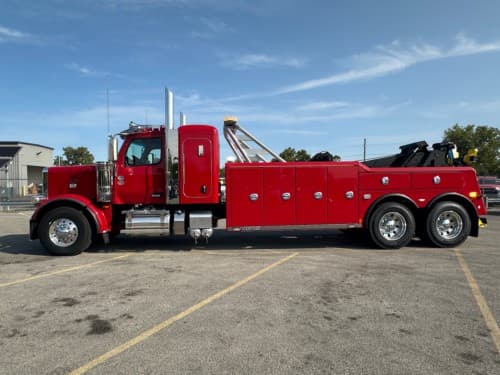 2025 Peterbilt 589  WITH A CENTURY 5130  (SK#: 6165C)
