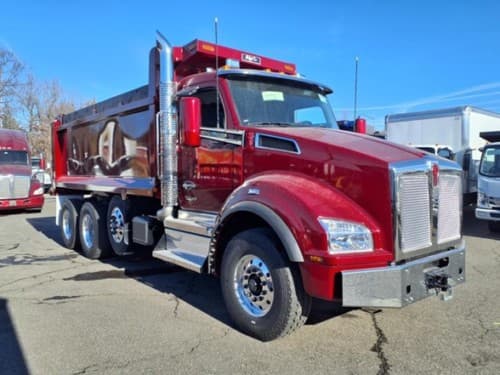 2025 Kenworth T880