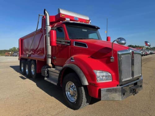 2023 Kenworth T880