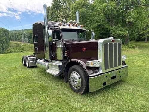 2023 Peterbilt 389