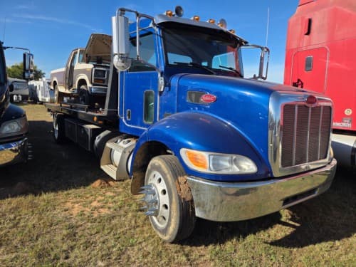 2017 Peterbilt 337