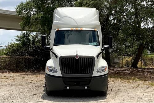 2022 International LT625 Sleeper Semi Truck - 73" Raised Roof Sleeper, Cummins 450HP, 12 Speed image 2