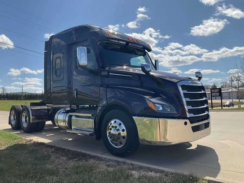 2023 Freightliner Cascadia 126