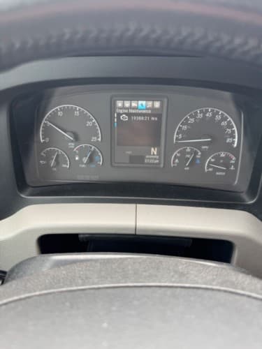 2019 Freightliner Cascadia 126 image 11