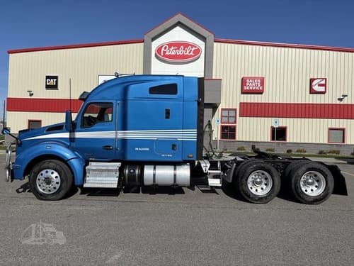 2021 Kenworth T880 image 2