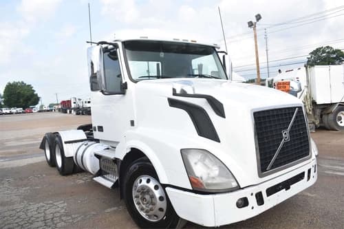 2017 Volvo VNL