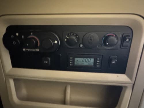 2022 Kenworth T680 image 11