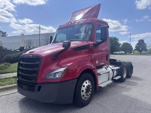 2020 Freightliner Cascadia 126
