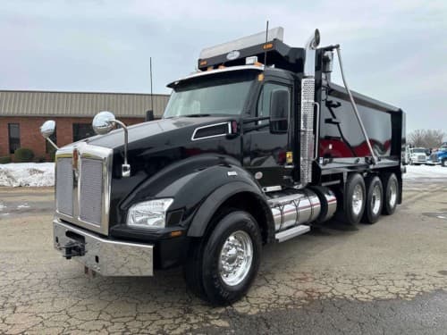 2023 Kenworth T880