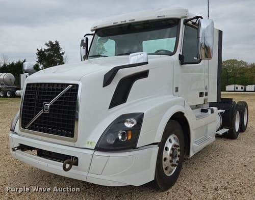 2017 Volvo VNL