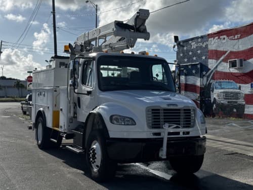 2017 Freightliner M2-106
